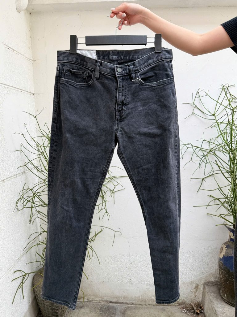 Inspirée Vintage: Black faded Denim for the win. Goes with everything