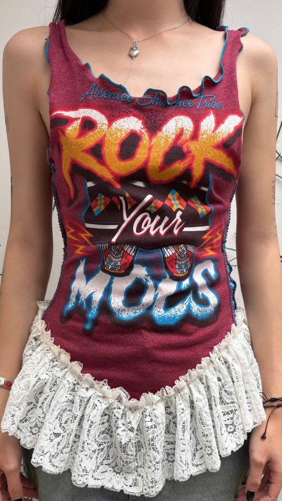 Inspirée Vintage: Upcycled vintage tops with Rock vibes.